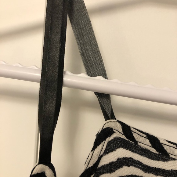 Zebra Volcom Tank with Faux Leather Straps, in GUC - Picture 4 of 4